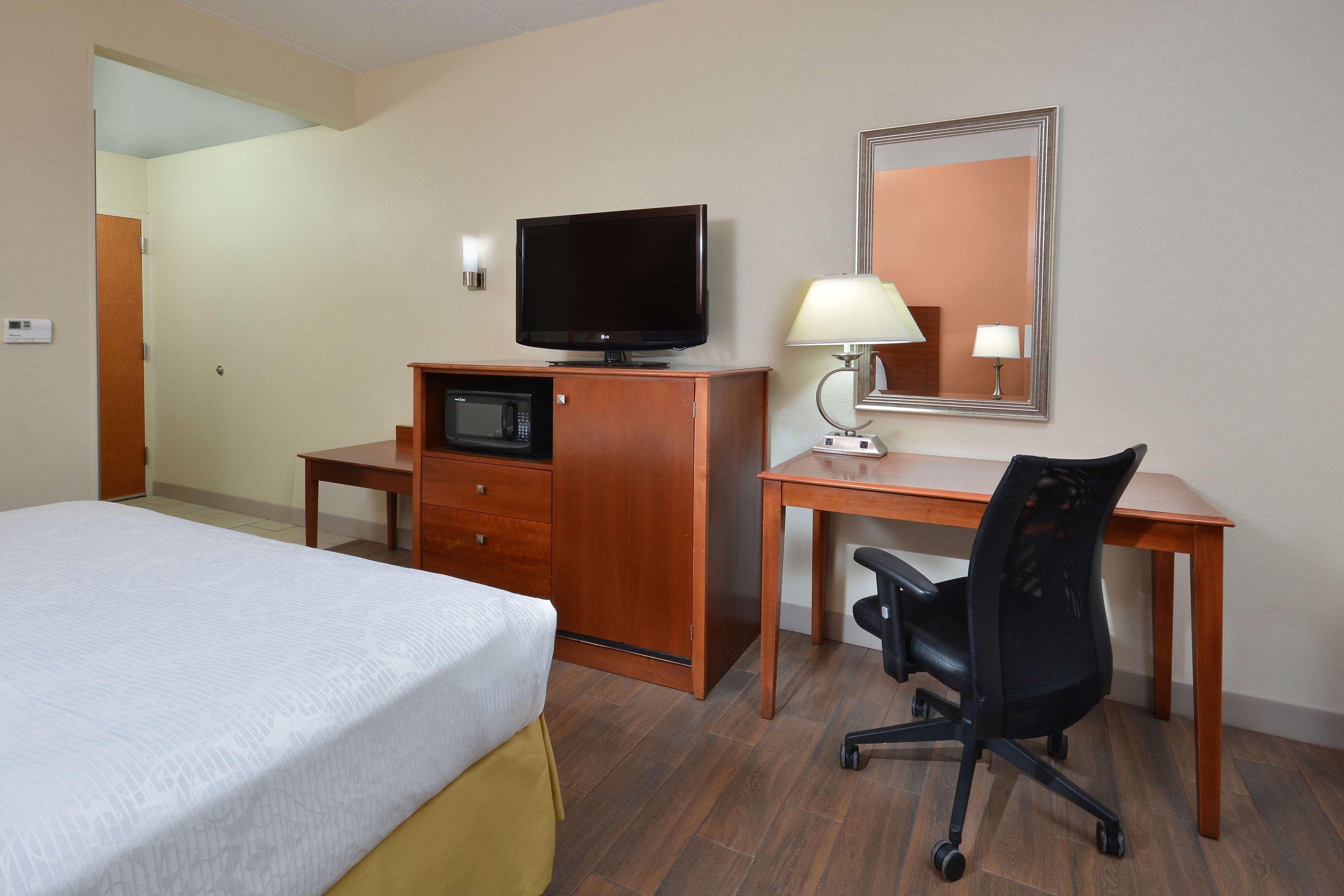 Best Western Plus Wilmington / Wrightsville Beach Exterior photo