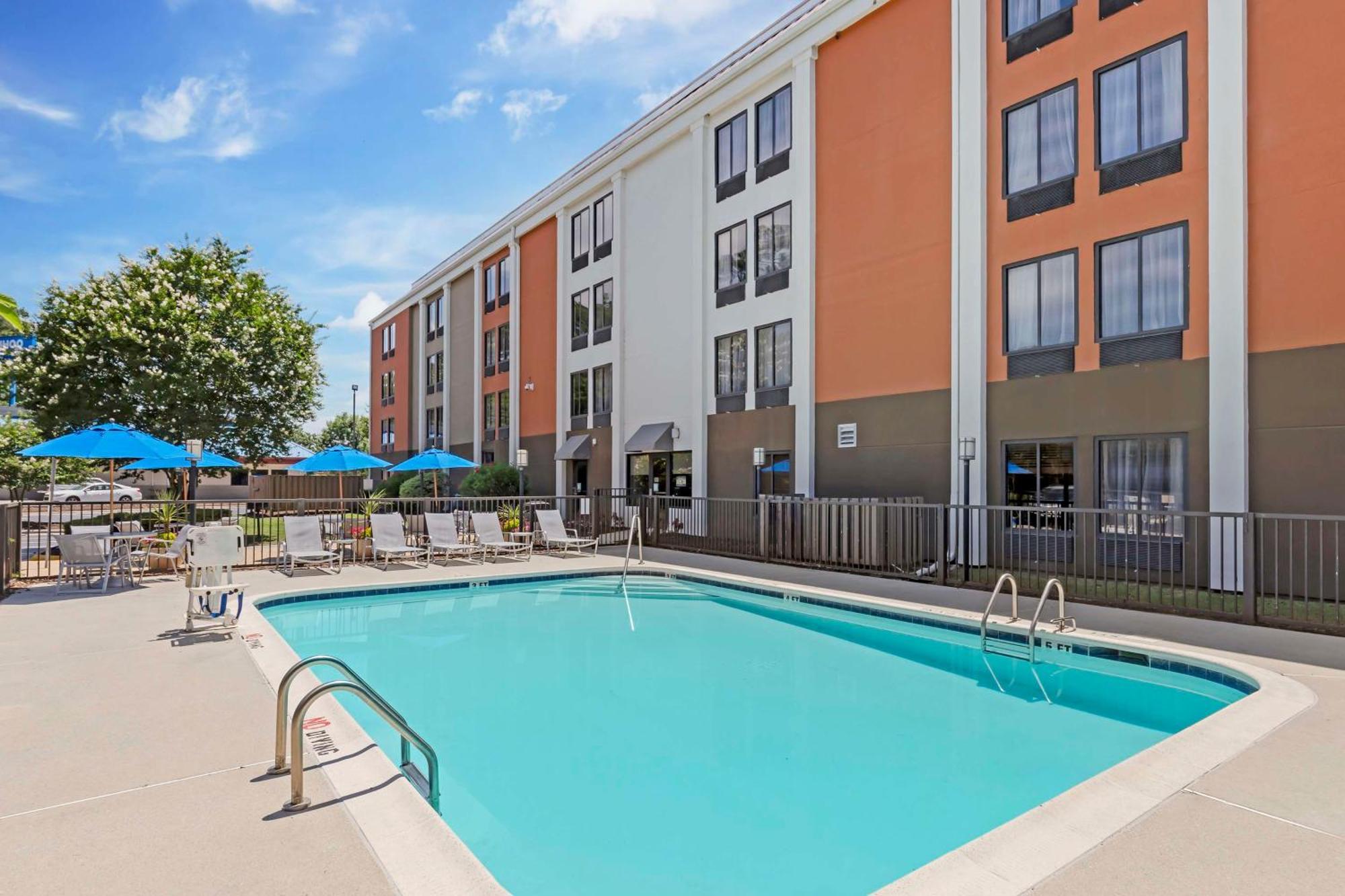 Best Western Plus Wilmington / Wrightsville Beach Exterior photo